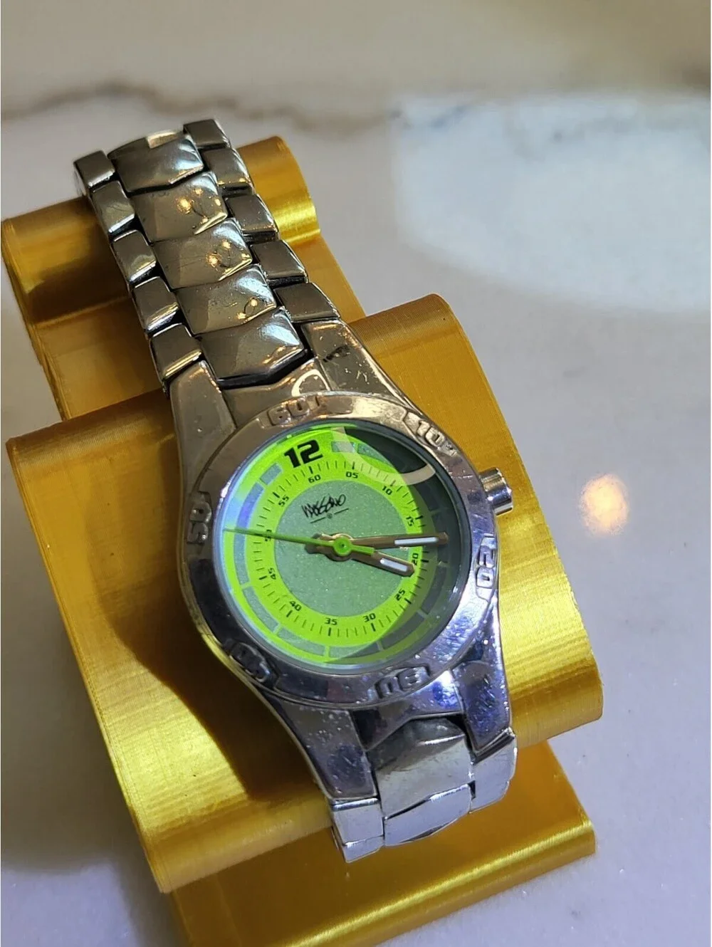 Vtg Mossimo Woman’s Watch New Battery GreenBlueFace Silvertone 6.5